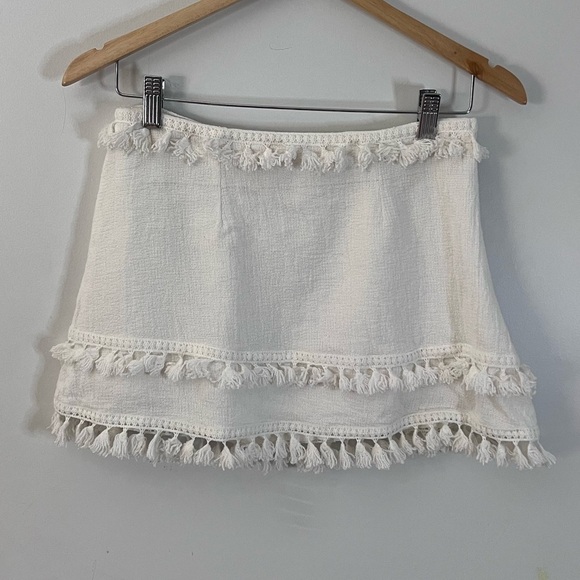 Skylar + Madison White Mini Pom Pom Skirt - Size XS - Picture 5 of 7